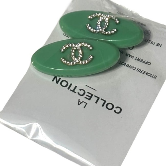 CHANEL 2Pc Green/White Rhinestone CC Logo L.A.C Oval Hair Clips - Picture 1 of 2